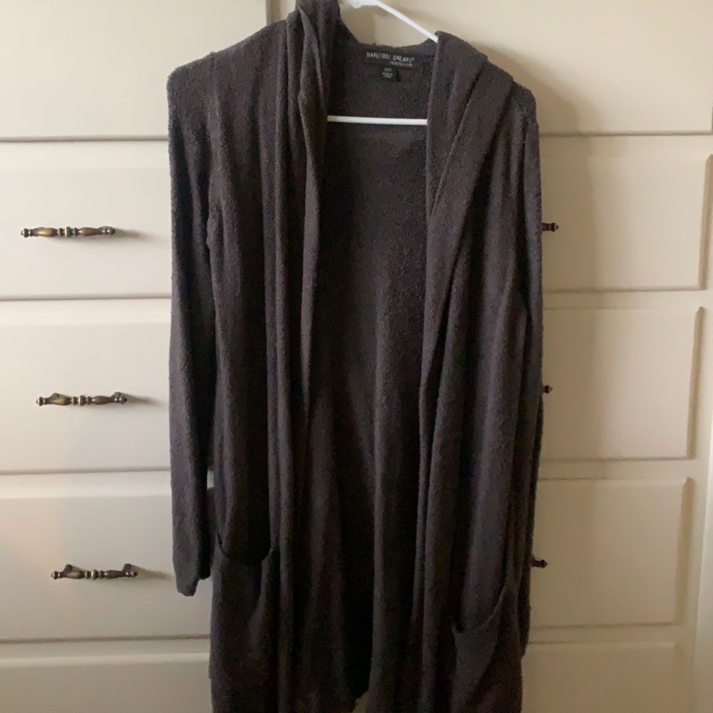 Barefoot dreams size small, never worn